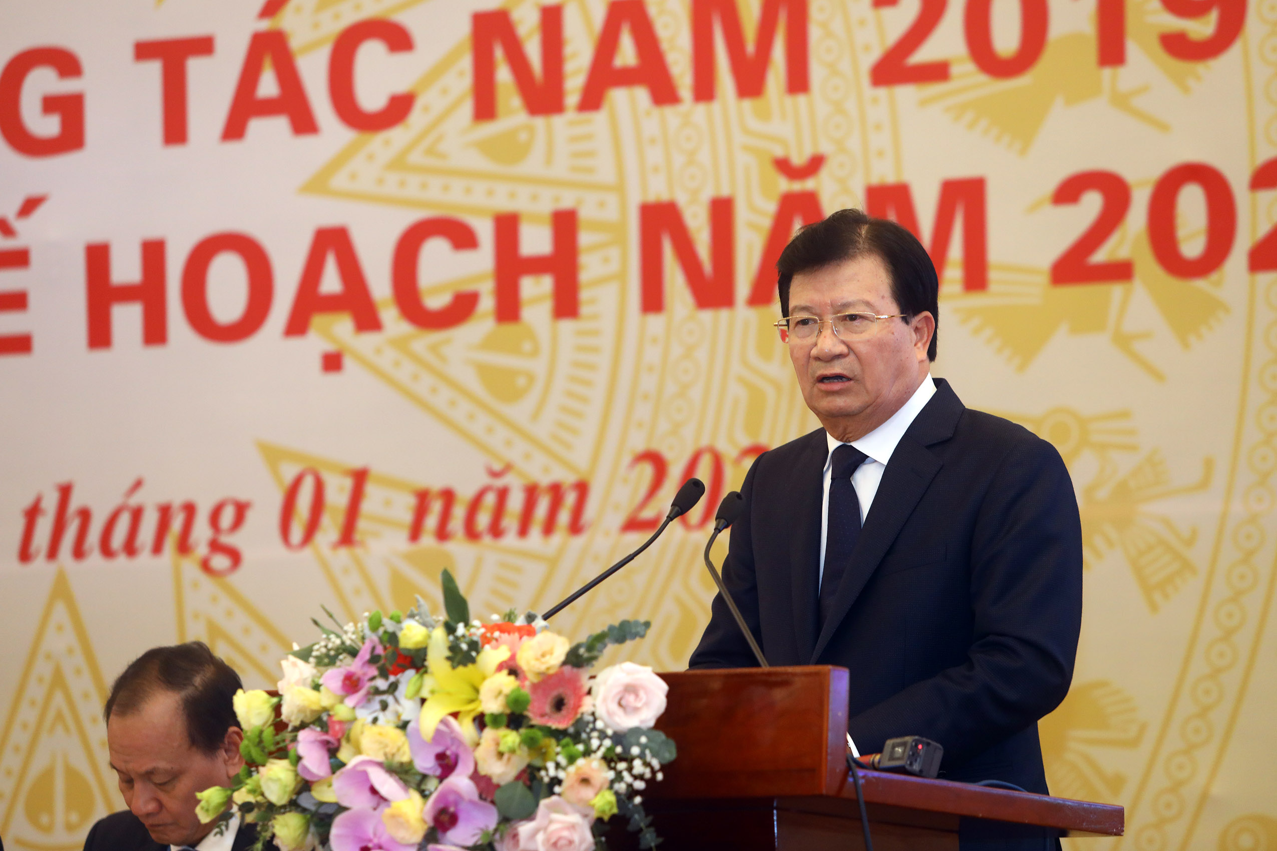 Tập trung đầu tư dự án giao thông trọng điểm để phát triển kinh tế-xã hội